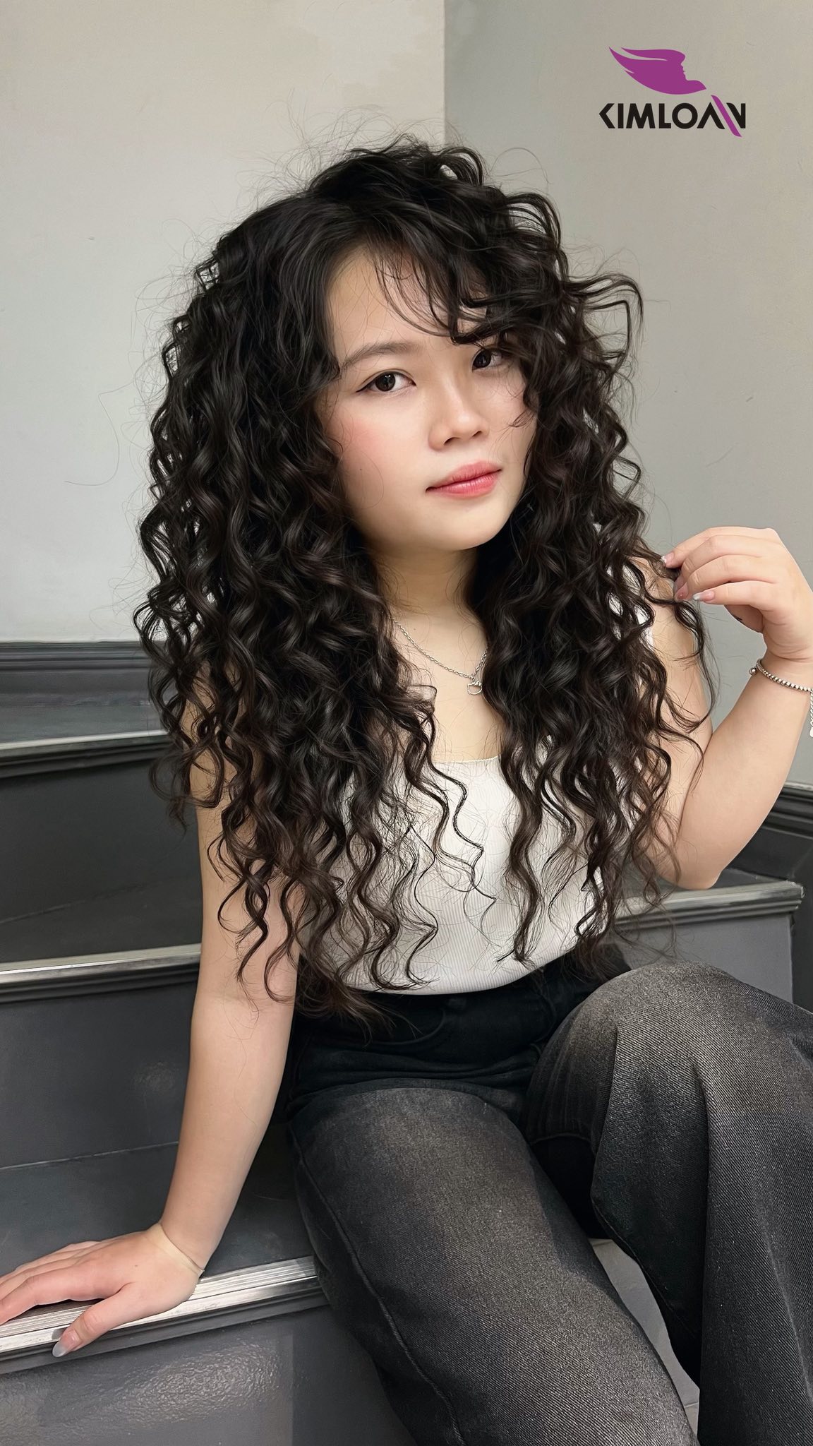 Jelly Perm "Street Style": Vibe Cực Cháy Cho Cô Nàng Gen Z Năng Động 1 Jelly Perm "Street Style": Vibe Cực Cháy Cho Cô Nàng Gen Z Năng Động 1