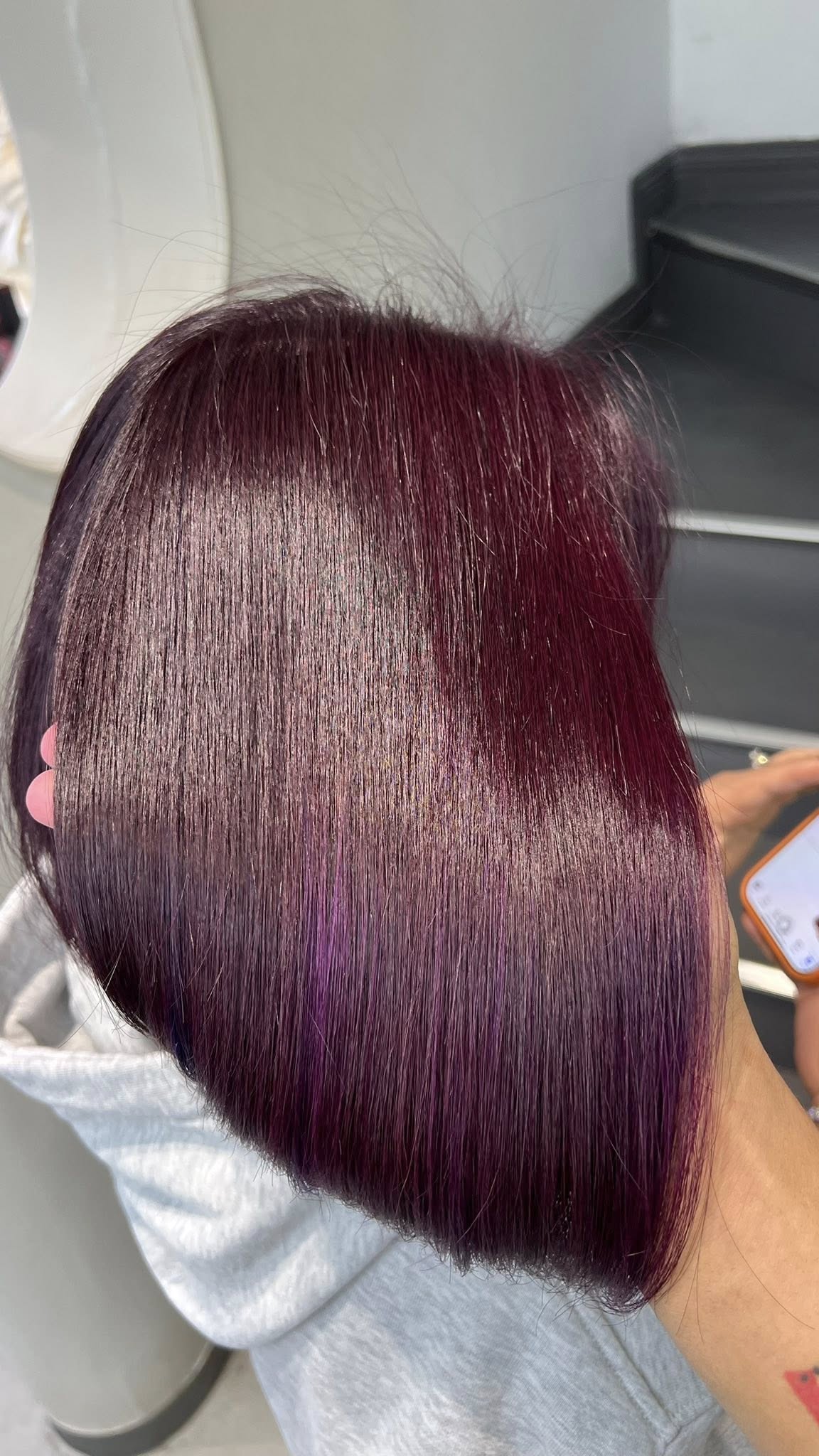 Nhuộm Tóc Màu Tím Đỏ: Vẻ Đẹp Huyền Bí & Bóng Mượt Với Công Nghệ Elumen Tại Kim Loan Hair Salon 2