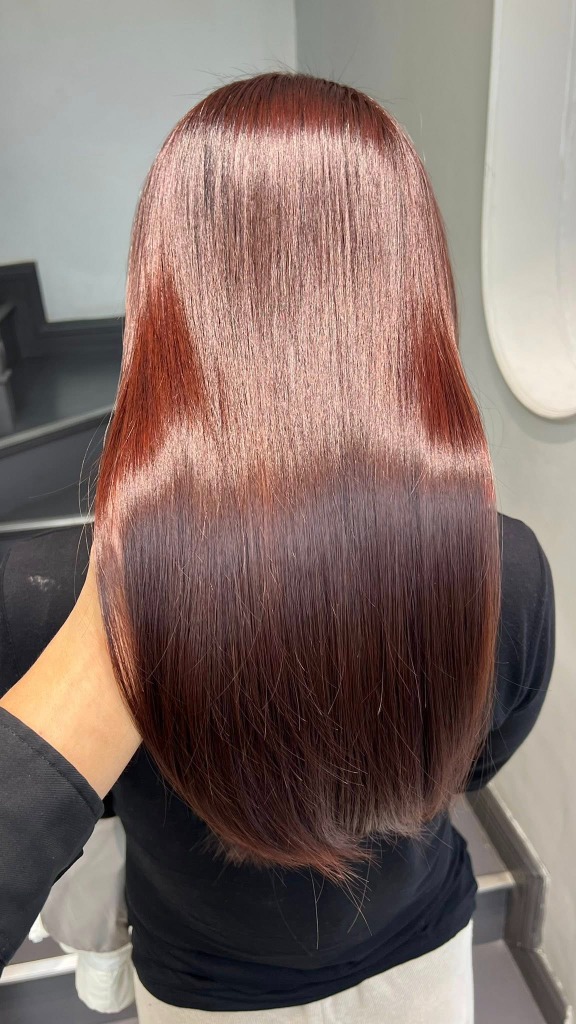 Màu nhuộm thanh lịch cho phái trẻ hiện đại đón Tết 2026