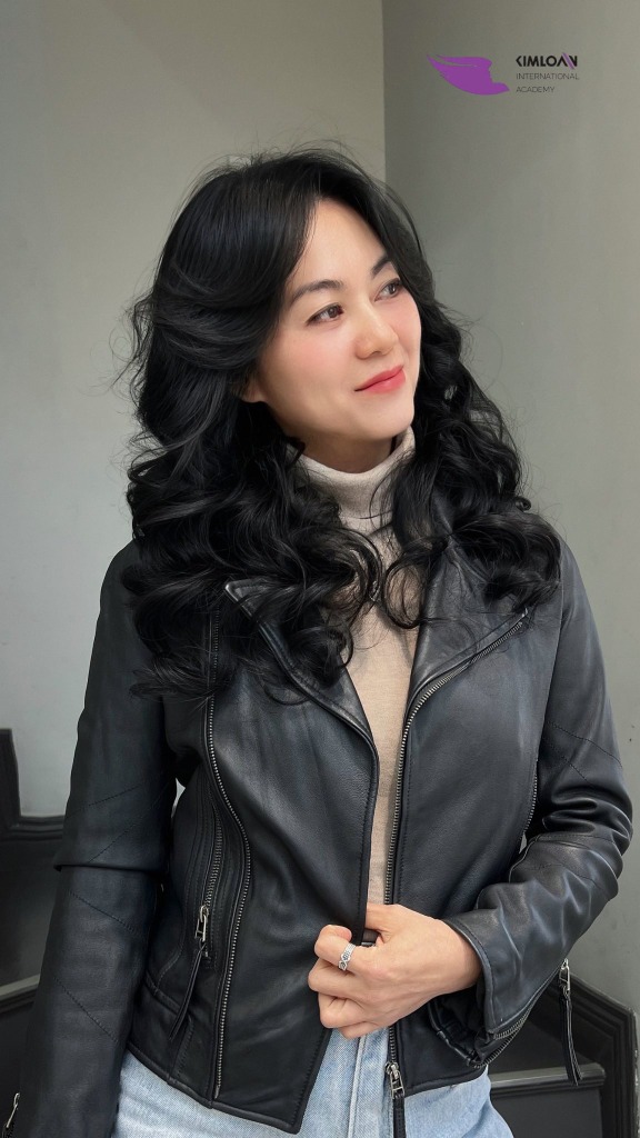 Xoăn bung lơi thiết kế mềm mại bay bổng tại Kim Loan Hair Salon