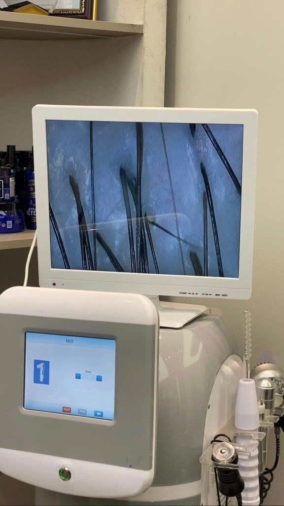 Sử dụng dưỡng chất phục hồi da đầu