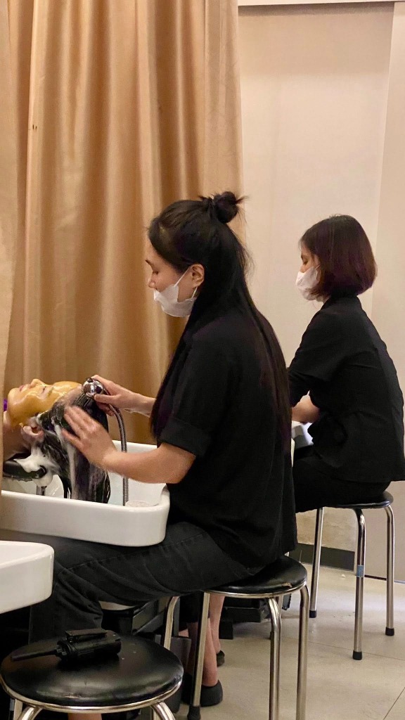 Làm sạch và thư giãn da đầu chuyên sâu