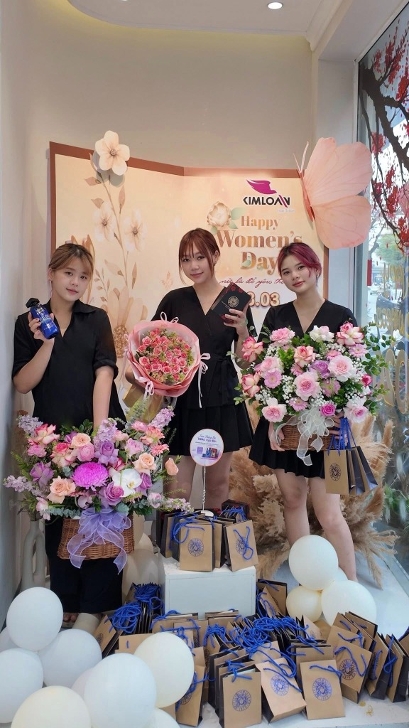 Không gian quà tặng 8/3 tại Kim Loan Hair Salon
