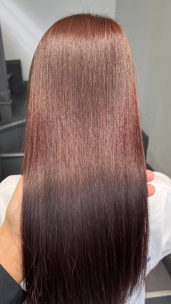 Phục hồi độ bóng mượt cho mái tóc với màu Nâu công sở