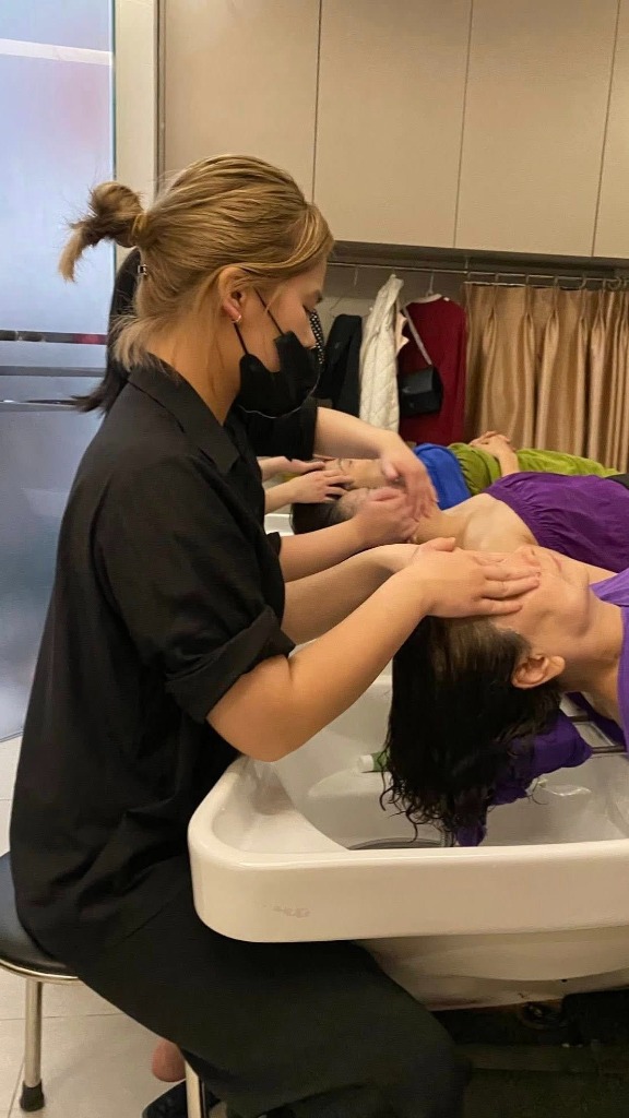 Thư giãn vùng đầu, cổ, vai gáy