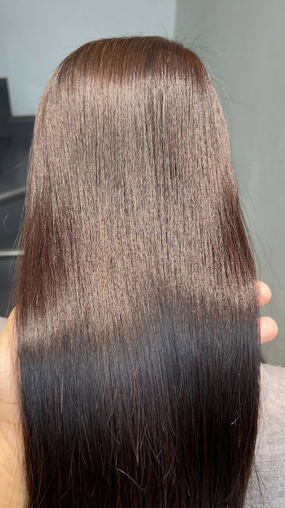 Màu nâu công sở tạo điểm nhấn nhẹ nhàng nhưng đầy sức hút