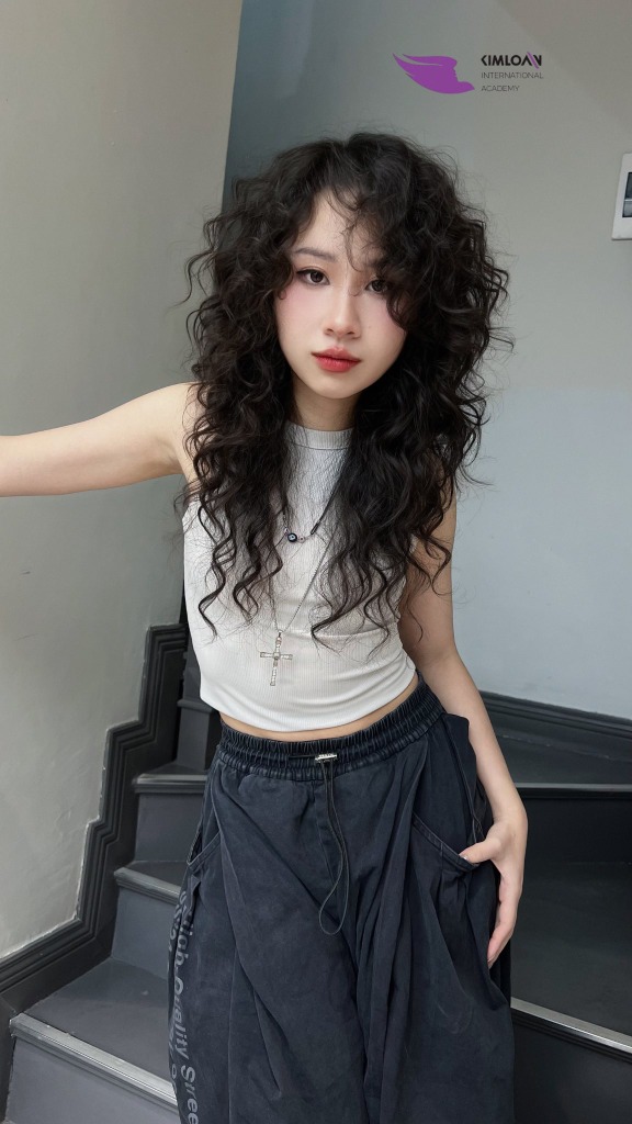 Mái tóc uốn xoăn jelly perm bồng bềnh tự nhiên