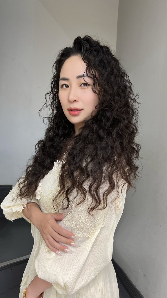 Kiểu tóc jelly perm giúp mái tóc trông dày và bồng bềnh hơn