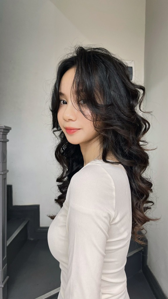 Sóng bung lơi phù hợp với mọi gương mặt và phong cách