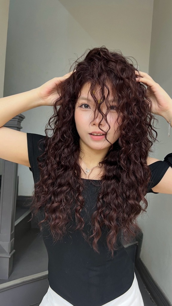 Vẻ đẹp tinh tế và gọn gàng của kiểu tóc Jelly Perm