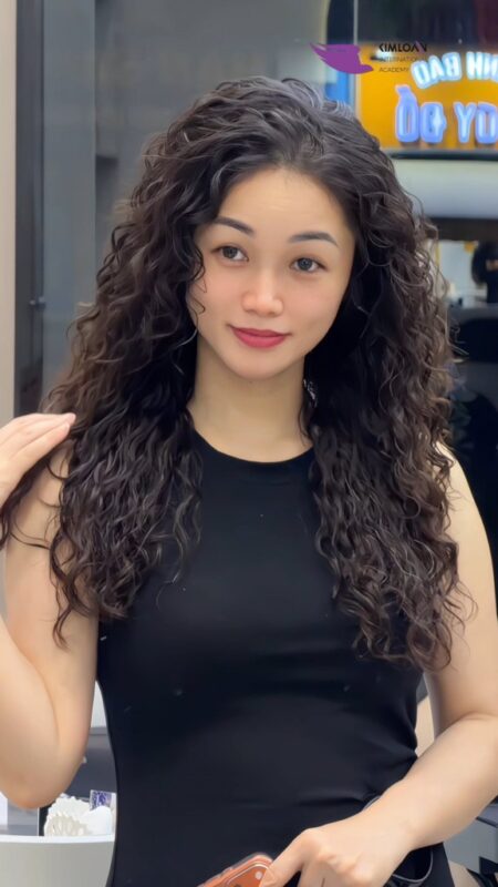 Kiểu tóc uốn Jelly Perm bồng bềnh thiết kế riêng phù hợp chất tóc và gương mặt tại Kim Loan Hair Salon