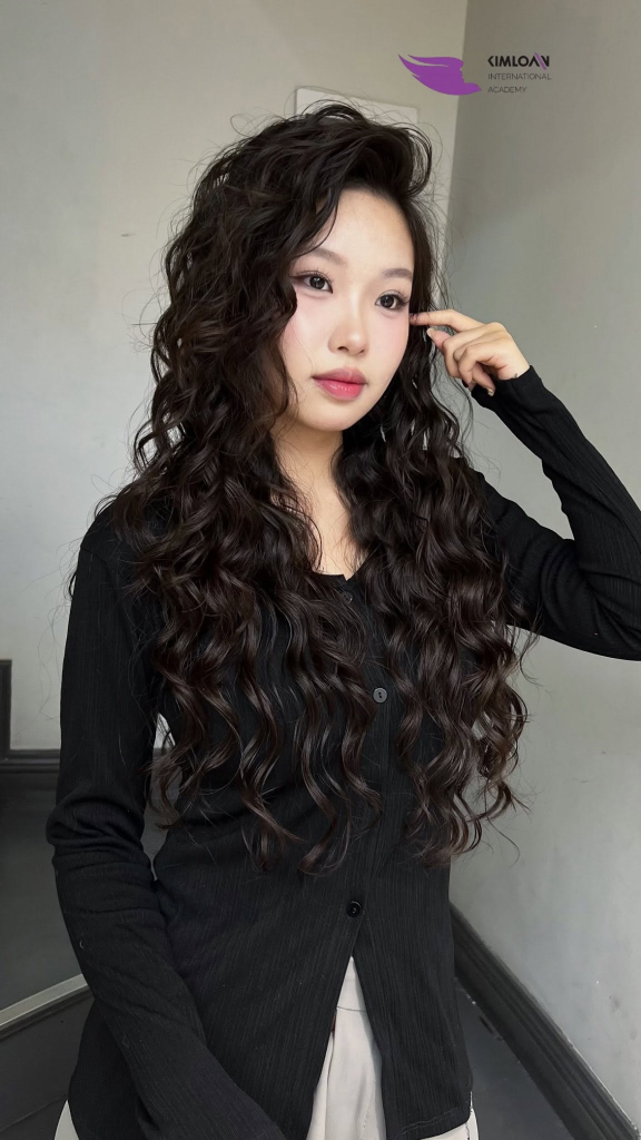 Jelly Perm Gây Mê: Kiểu Tóc Càng Để Càng Hợp, Càng Ngắm Càng Thấy Thích Tại Kim Loan Hair Salon 2 Góc nghiêng thần thánh của mái tóc xoăn Jelly Perm