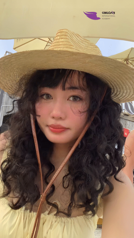 Uốn Xoăn Jelly Perm Đi Biển: Kiểu Tóc Xinh, Lên Ảnh Đẹp Cho Nàng Tự Tin Tỏa Sáng Tại Kim Loan Hair Salon 1