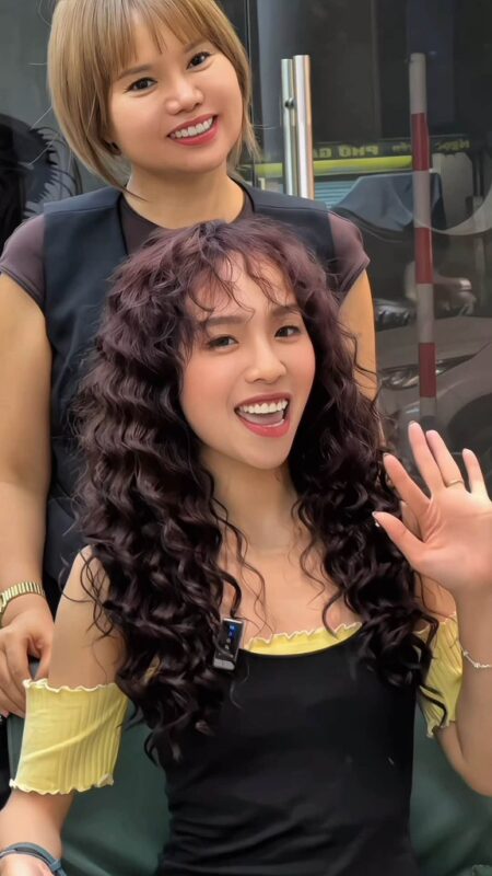 Jelly Perm: Quyết Định Thay Đổi Mái Tóc Để Yêu Thương Bản Thân Nhiều Hơn Tại Kim Loan Hair Salon 1 Jelly Perm: Quyết Định Thay Đổi Mái Tóc Để Yêu Thương Bản Thân Nhiều Hơn Tại Kim Loan Hair Salon 1