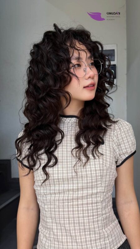 Jelly Perm: Lựa Chọn Phá Vỡ Sự Nhạt Nhòa Cho Cô Nàng Gen Z Cá Tính Tại Kim Loan Hair Salon 1 Jelly Perm: Lựa Chọn Phá Vỡ Sự Nhạt Nhòa Cho Cô Nàng Gen Z Cá Tính Tại Kim Loan Hair Salon 1
