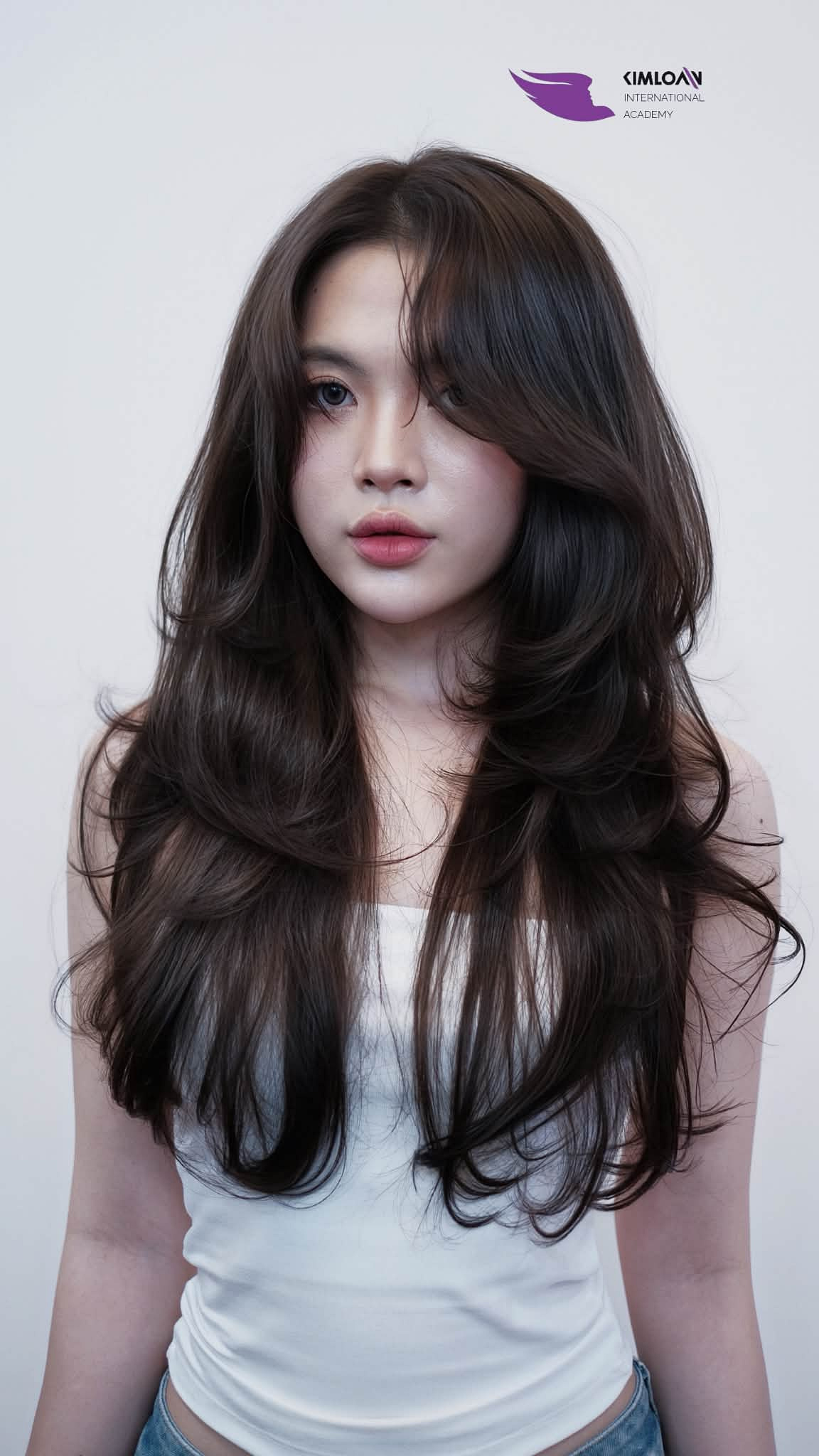 Uốn High Layer Perm Thiết Kế: Mẫu Tóc Xu Hướng Được Kim Loan Chia Sẻ Tại Lớp Học "Giải Mã Xu Hướng" Cùng Goldwell Miền Nam 1 Mẫu tóc uốn High Layer Perm thiết kế sắc nét tại Kim Loan Hair Salon