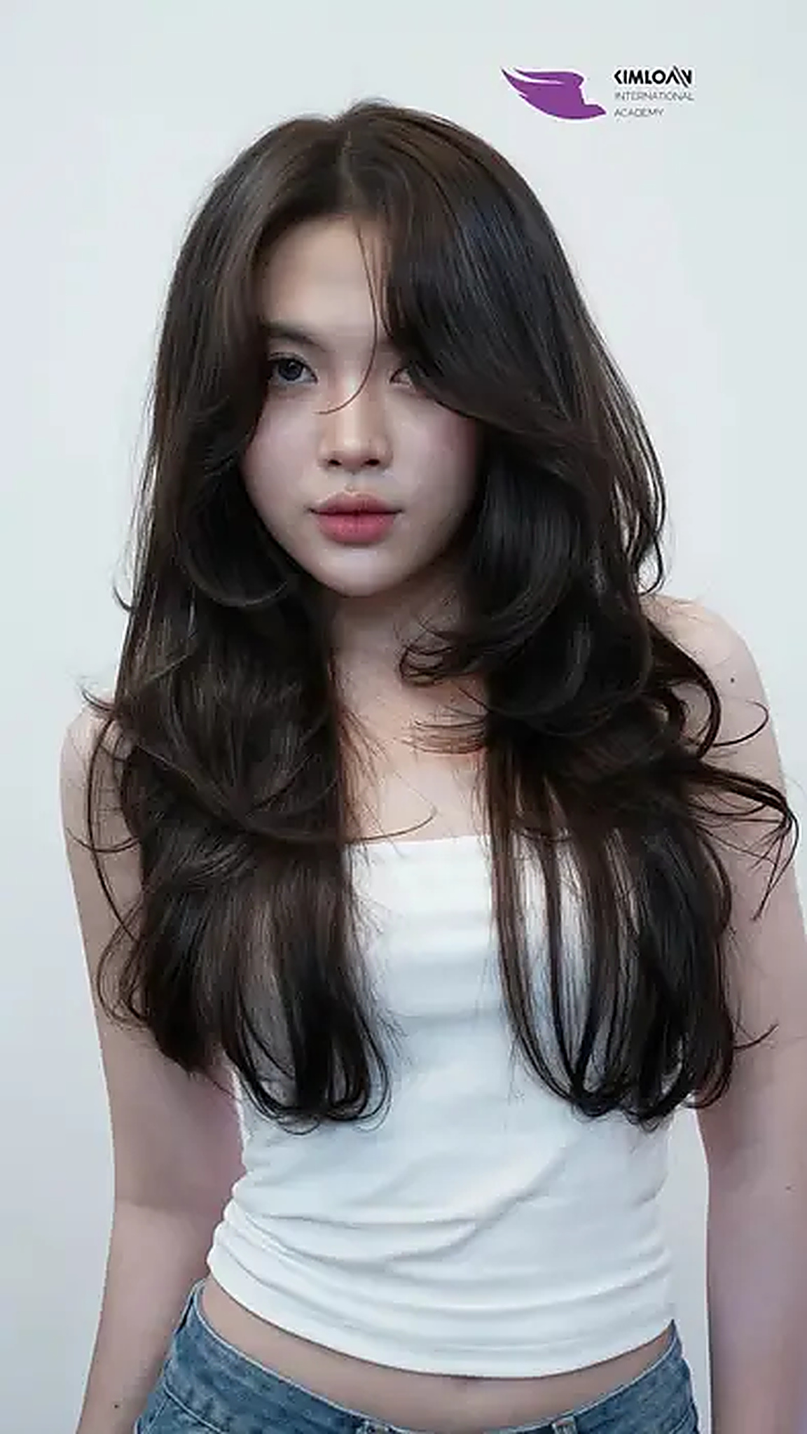 Góc nghiêng phải mẫu tóc High Layer Perm