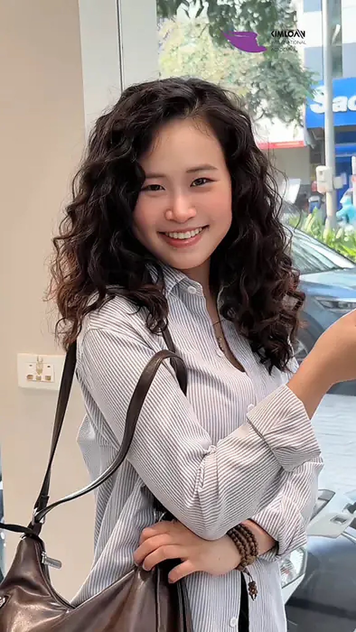 Nói “Không” Với Dập Phồng Chân Tóc: Bí Quyết Uốn Jelly Perm Phồng Đều Tự Nhiên Từ Gốc Đến Ngọn Tại Kim Loan - Góc chụp chi tiết 1