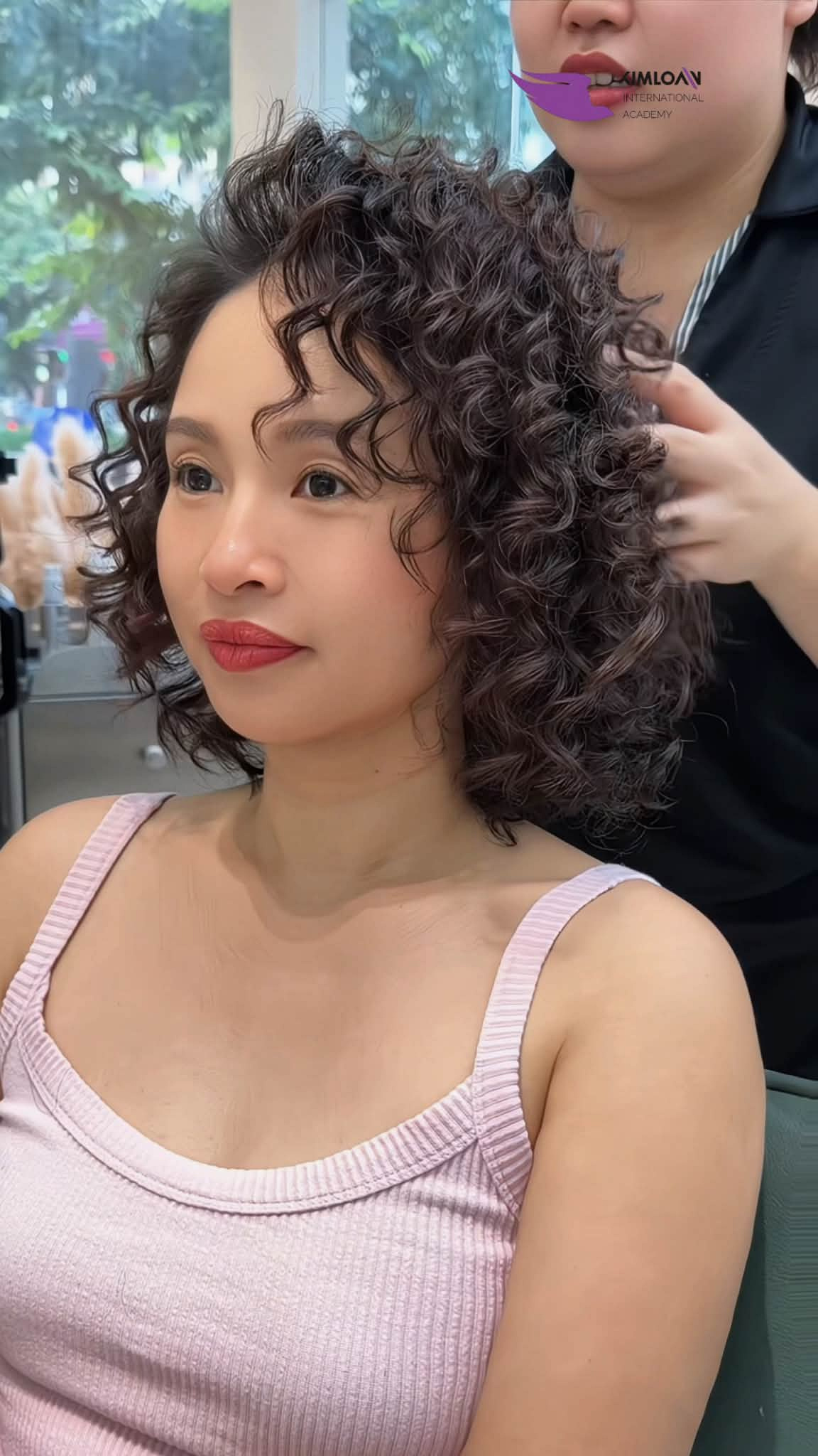 Mẫu uốn Jelly Perm tóc ngắn thiết kế bồng bềnh tại Kim Loan Hair Salon