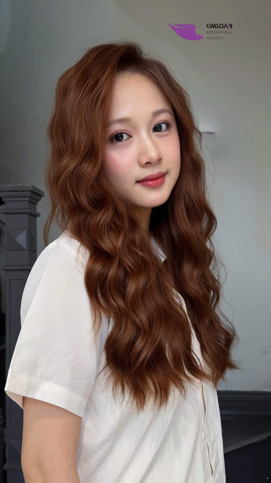 Uốn Lọn Xoăn Lớn Tạo Phồng Cho Tóc Mỏng Kết Hợp Màu Nhuộm Nâu Cam Trẻ Trung Cùng Kim Loan Hair Salon