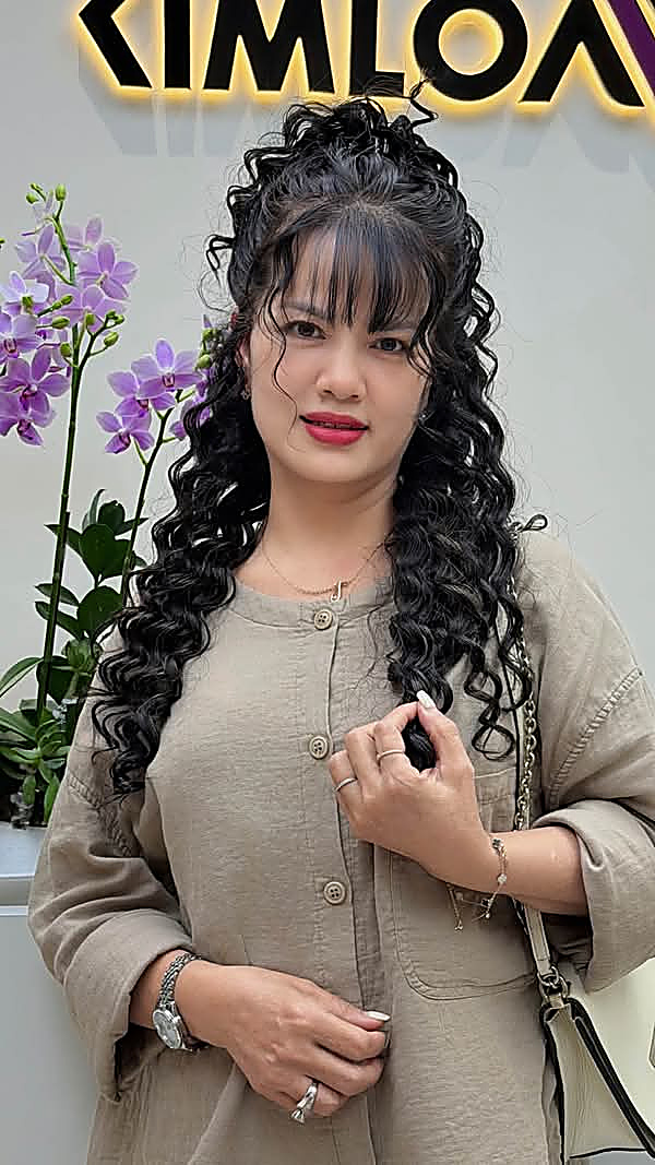 Khách hàng thân thiết gắn bó 10 năm cùng Kim Loan Hair Salon